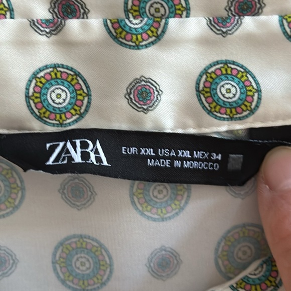 Zara “Printed Satin Shirt” - Picture 6 of 9